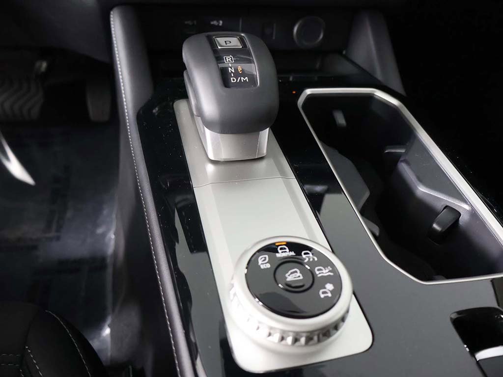 New 2025 Mitsubishi Outlander SE image 53