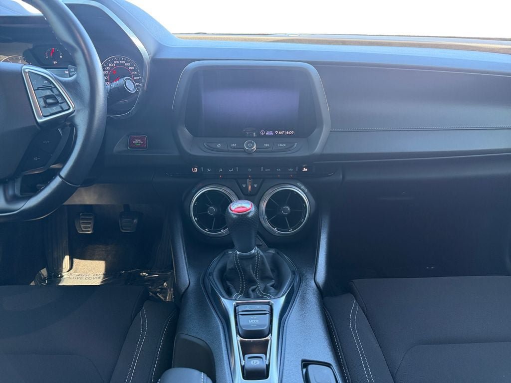 Used 2020 Chevrolet Camaro LT w/ Technology Package RWD image 12