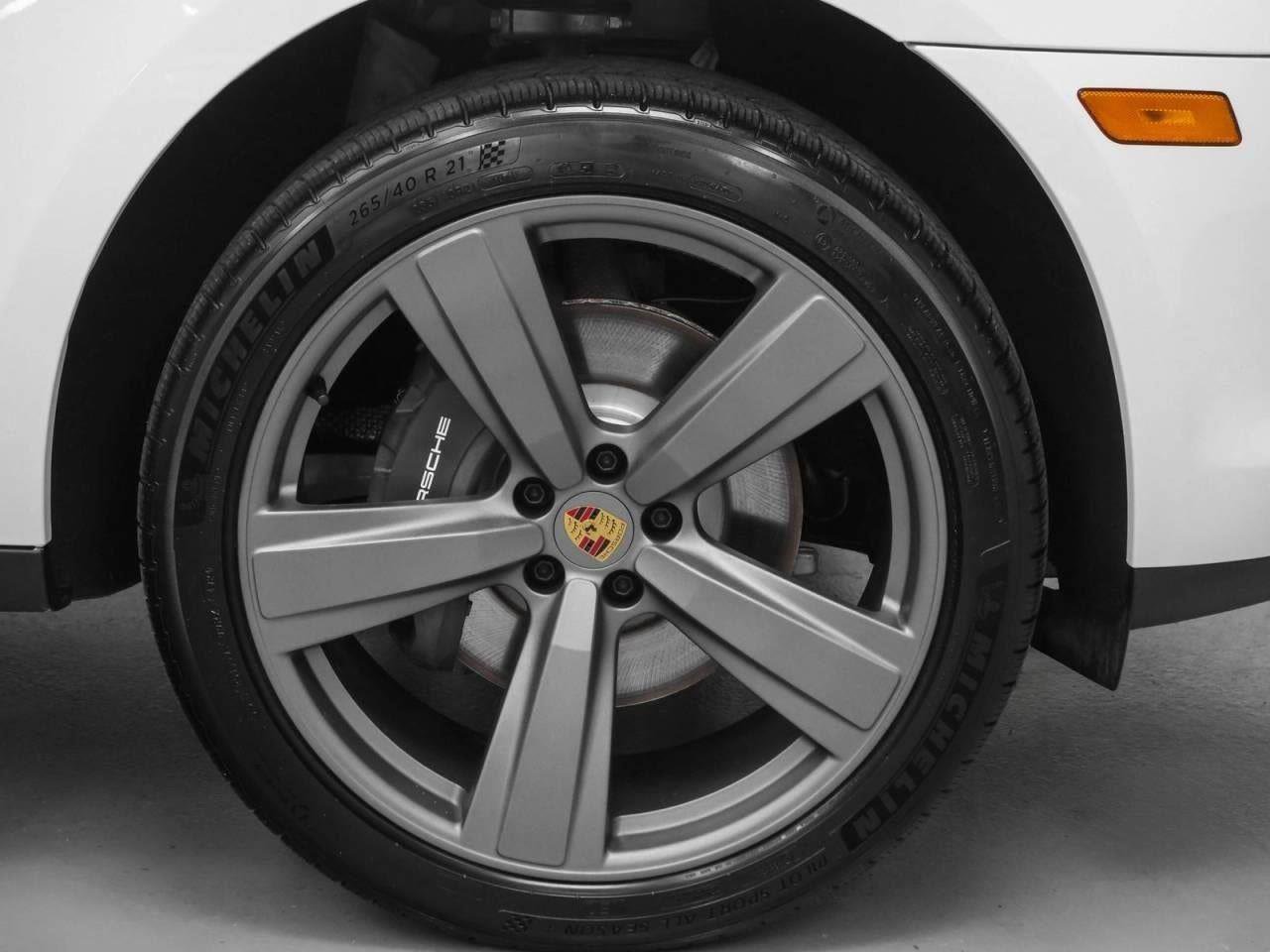 New 2025 Porsche Macan image 66