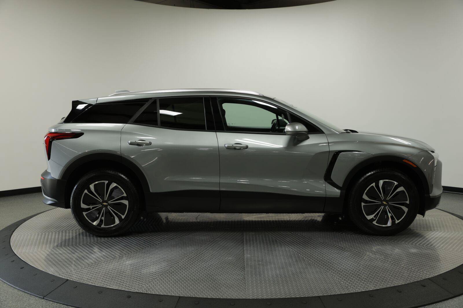 Certified 2024 Chevrolet Blazer EV LT AWD/4WD image 9