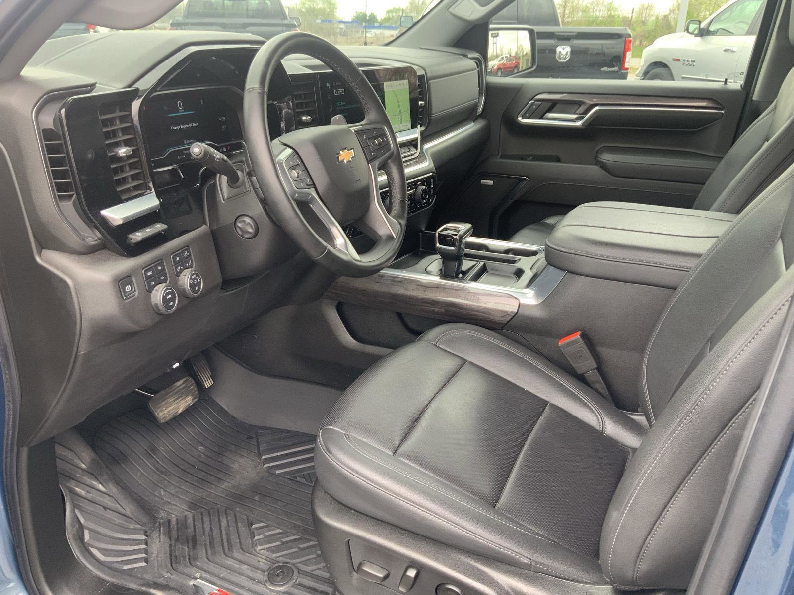 Used 2024 Chevrolet Silverado 1500 LTZ w/ LTZ Premium Package image 29