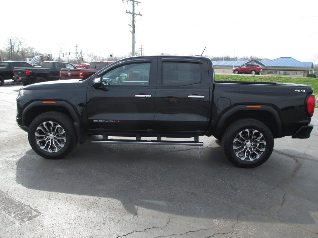 Used 2023 GMC Canyon Denali image 11