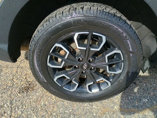 Used 2023 Hyundai Santa Cruz SE w/ Cargo Package image 11