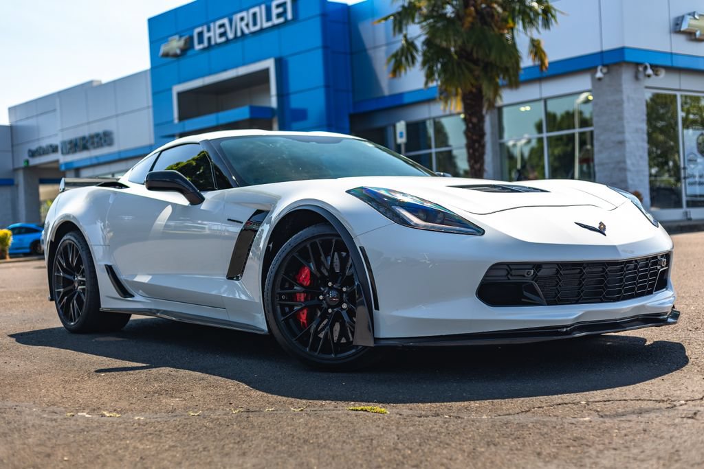 Used 2016 Chevrolet Corvette Z06 w/ 3LZ Preferred Equipment Group RWD image 1