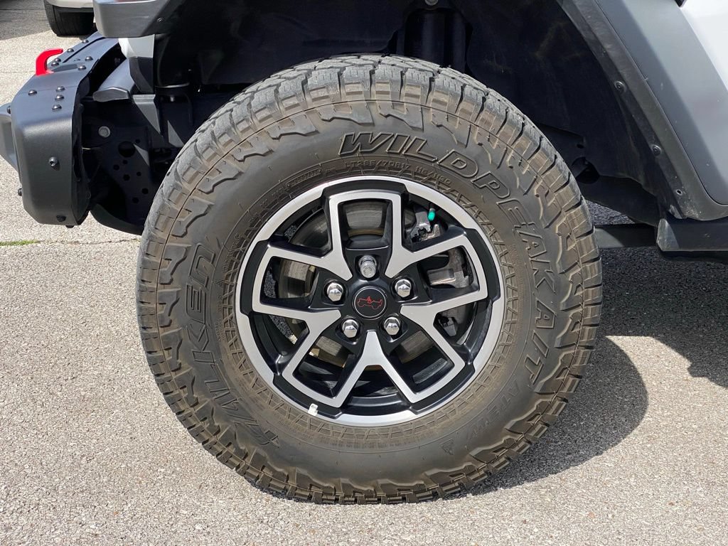 Used 2024 Jeep Gladiator Rubicon w/ Technology Group AWD/4WD image 44