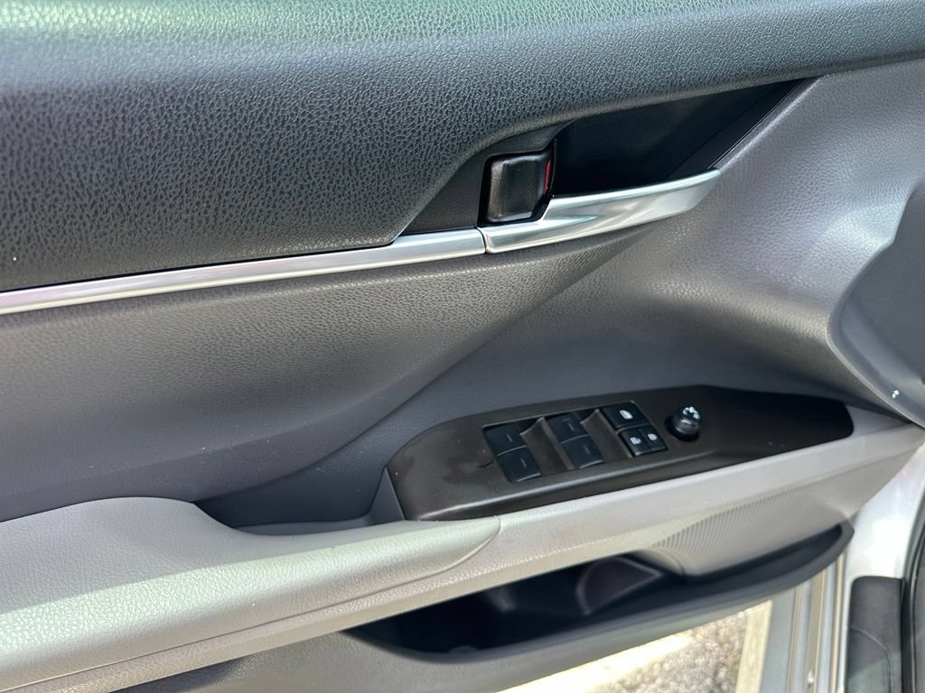 Used 2023 Toyota Camry LE FWD image 13
