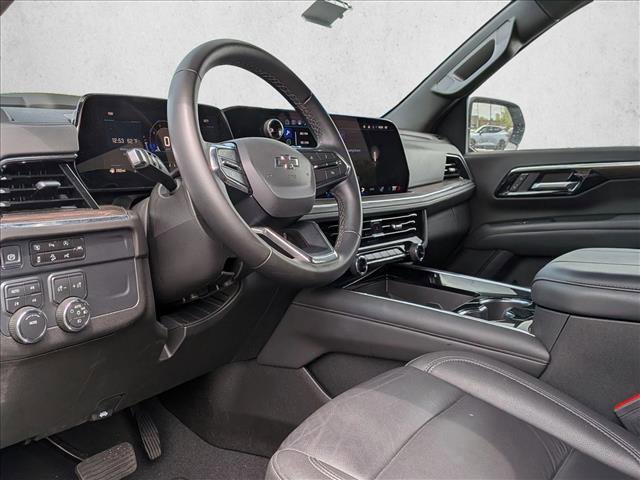 Used 2025 Chevrolet Suburban Z71 AWD/4WD image 9