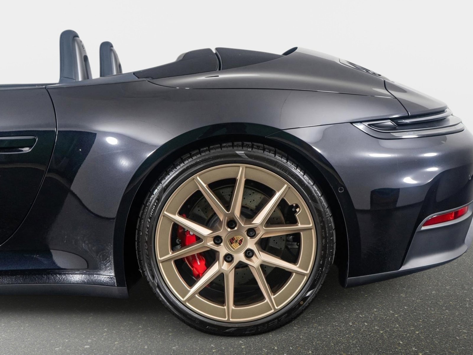 Used 2025 Porsche 911 Carrera S RWD image 18