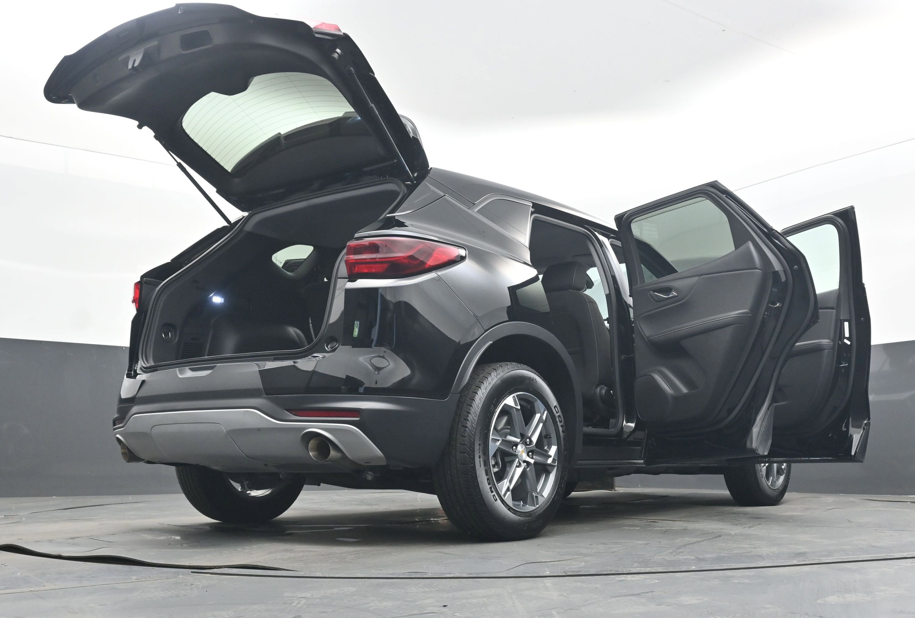 Used 2025 Chevrolet Blazer LT FWD image 44