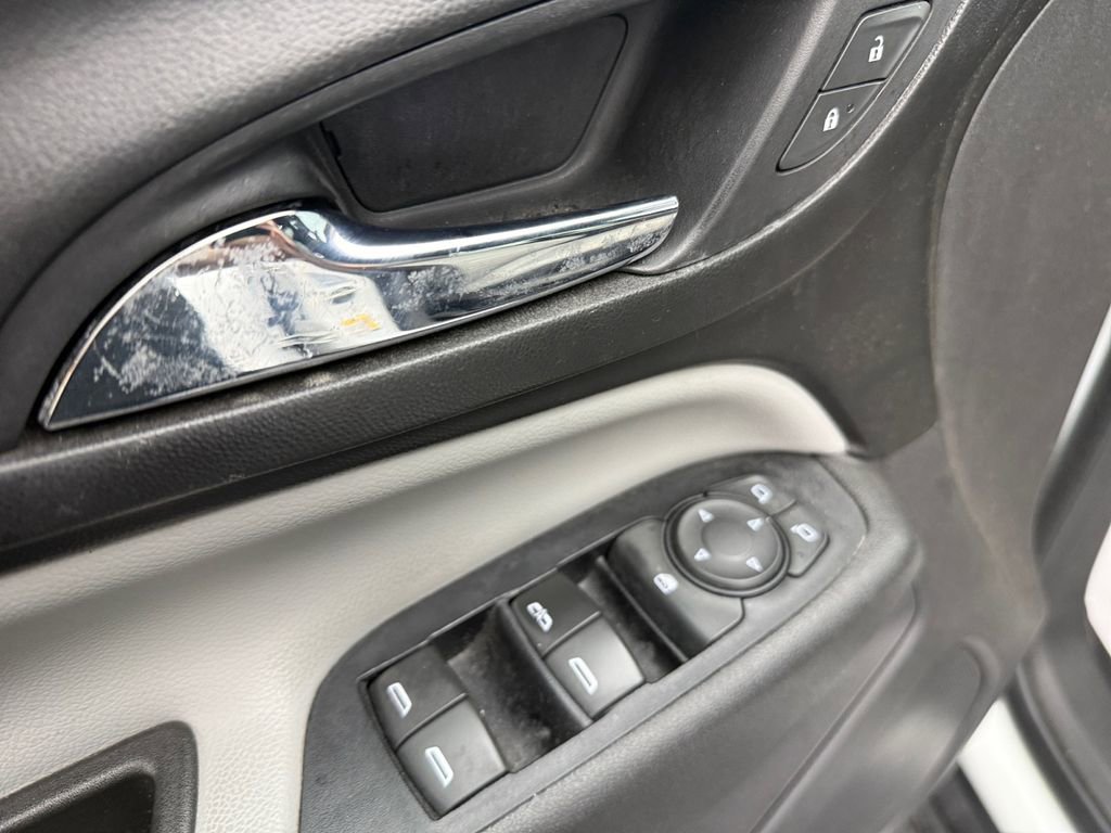 Used 2019 Chevrolet Equinox LS w/ LS Convenience Package AWD/4WD image 14