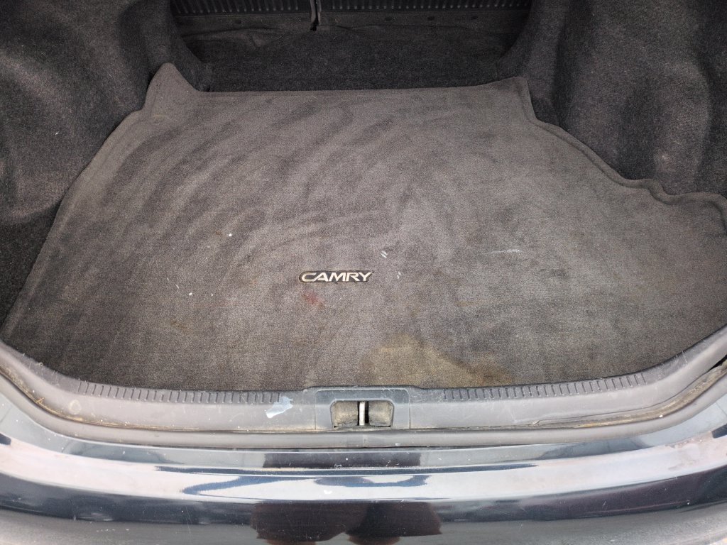 Used 2014 Toyota Camry SE w/ Moonroof Package FWD image 24