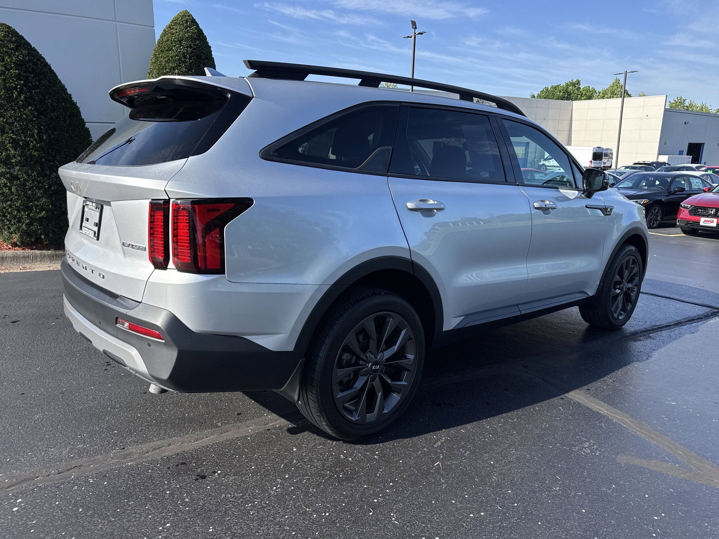 Used 2021 Kia Sorento EX w/ EX AWD X-Line Package image 4