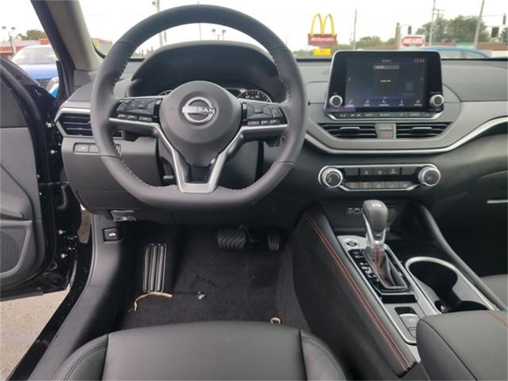 New 2025 Nissan Altima 2.5 SR image 11