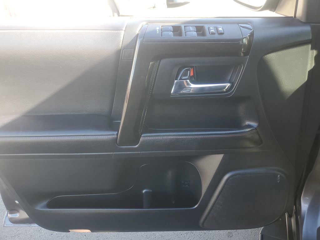 Used 2022 Toyota 4Runner TRD Off-Road Premium image 18