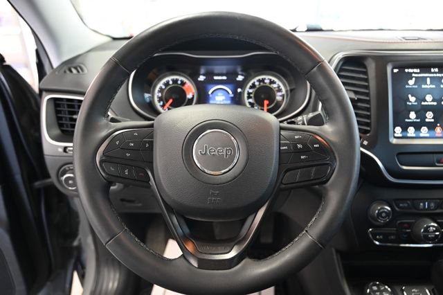 Used 2022 Jeep Cherokee Trailhawk AWD/4WD image 21