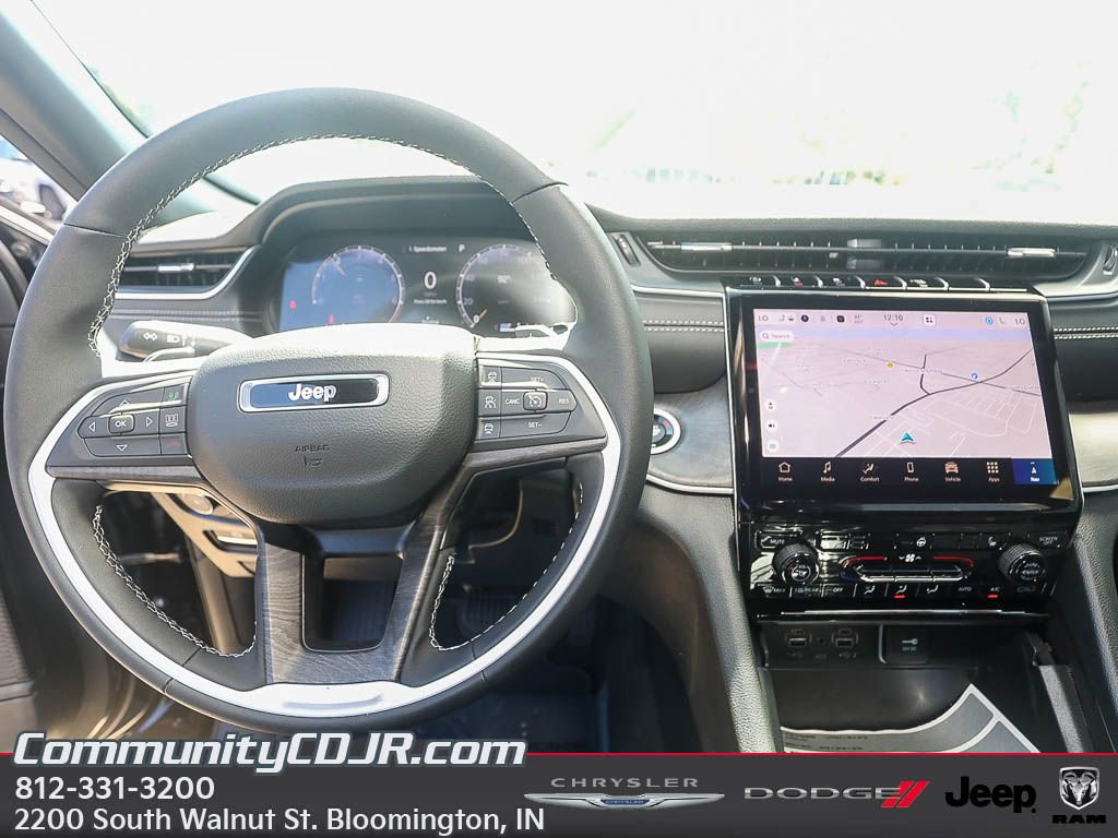 New 2025 Jeep Grand Cherokee Limited image 11