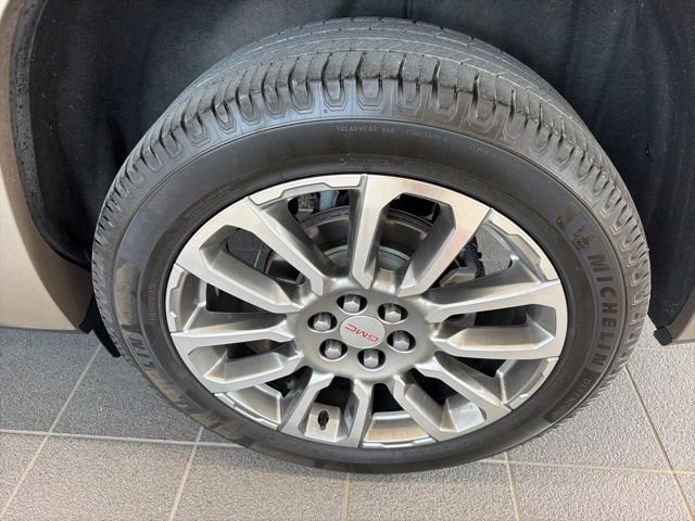 Used 2022 GMC Acadia Denali w/ Denali Ultimate Package AWD/4WD image 11