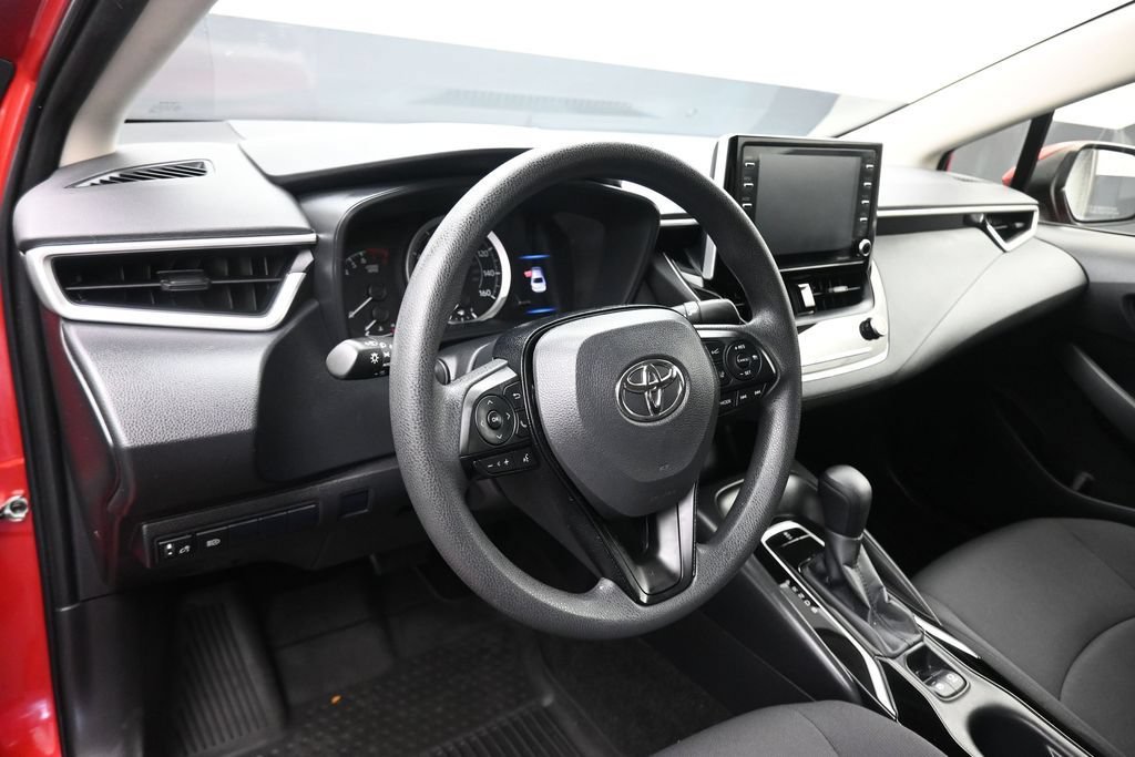 Used 2021 Toyota Corolla LE FWD image 14