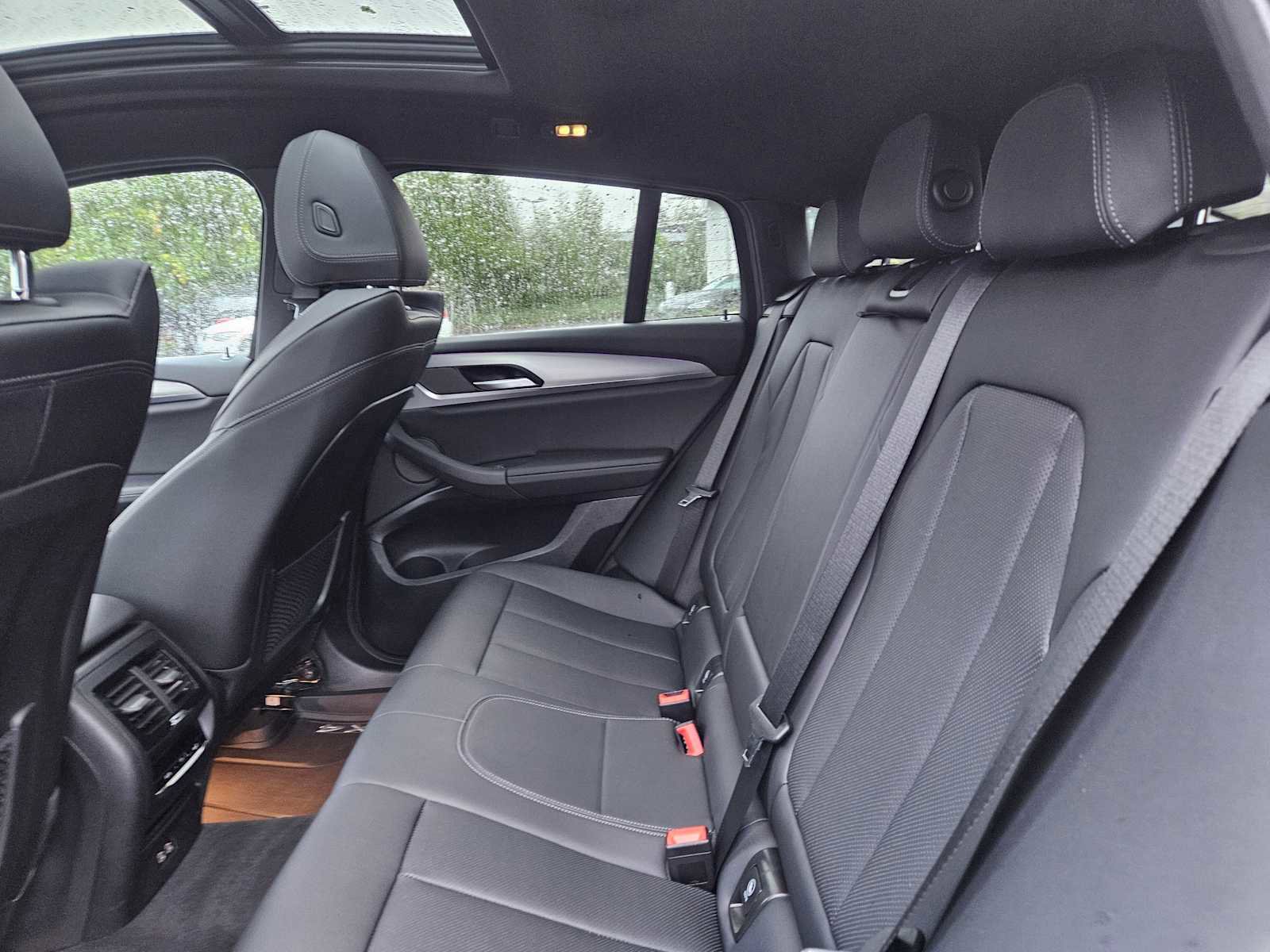 Used 2025 BMW X4 xDrive30i w/ Premium Package image 20