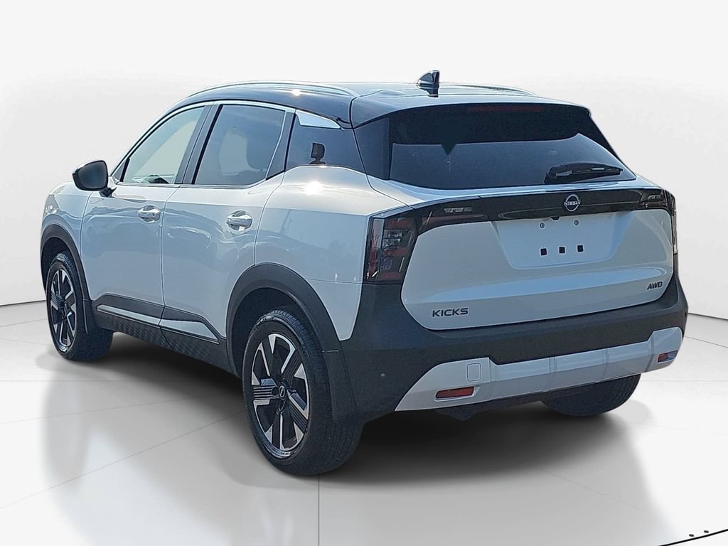 Used 2026 Nissan Kicks SV w/ Charging Package AWD/4WD image 8