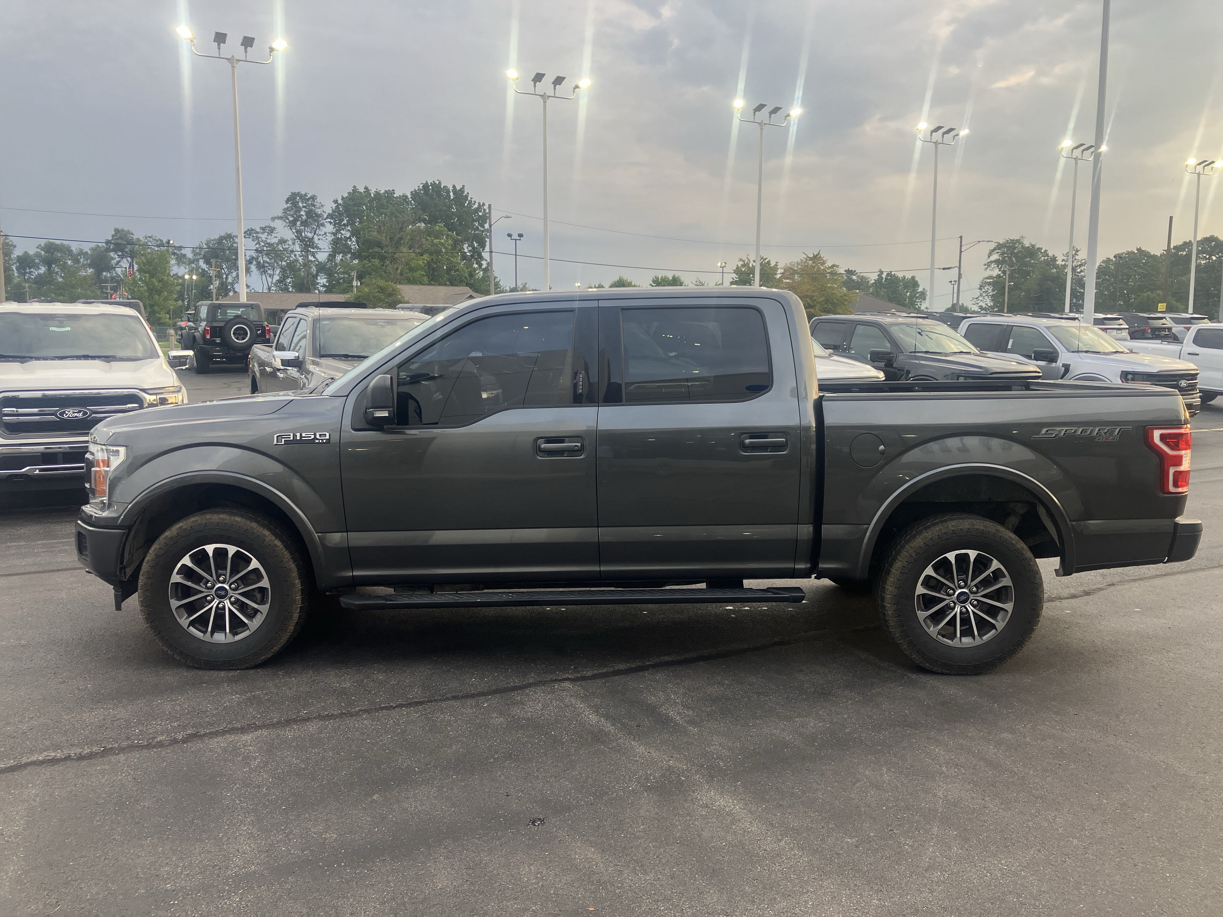 Used 2019 Ford F150 XLT w/ Equipment Group 302A Luxury AWD/4WD image 4