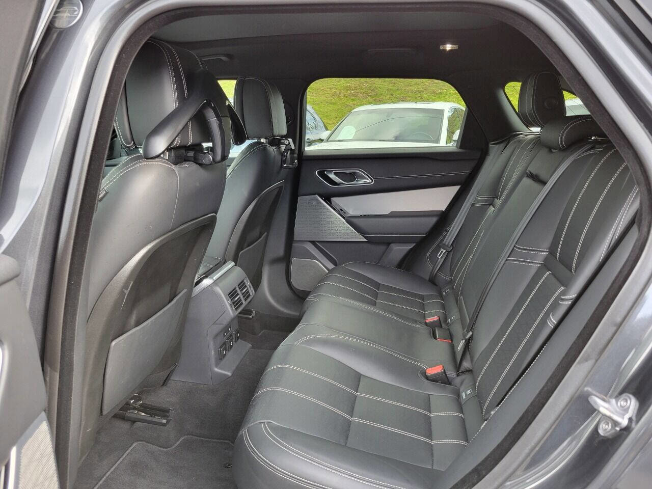Used 2020 Land Rover Range Rover Velar R-Dynamic HSE image 22