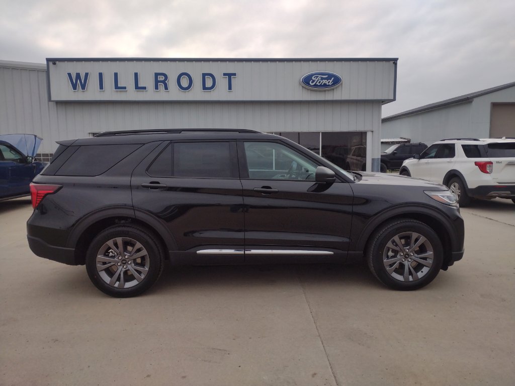 New 2025 Ford Explorer Active w/ Active Comfort Package image 1