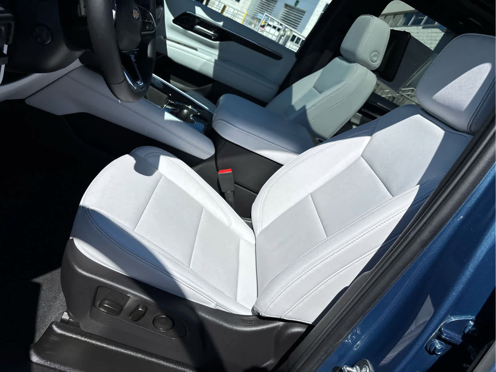 Certified 2025 Chevrolet Suburban Premier image 10