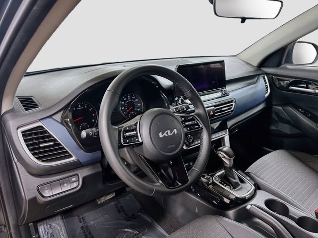 Certified 2023 Kia Seltos S w/ Navigation Package FWD image 9