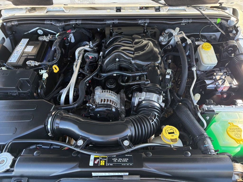 Used 2017 Jeep Wrangler Sahara w/ Connectivity Group image 13