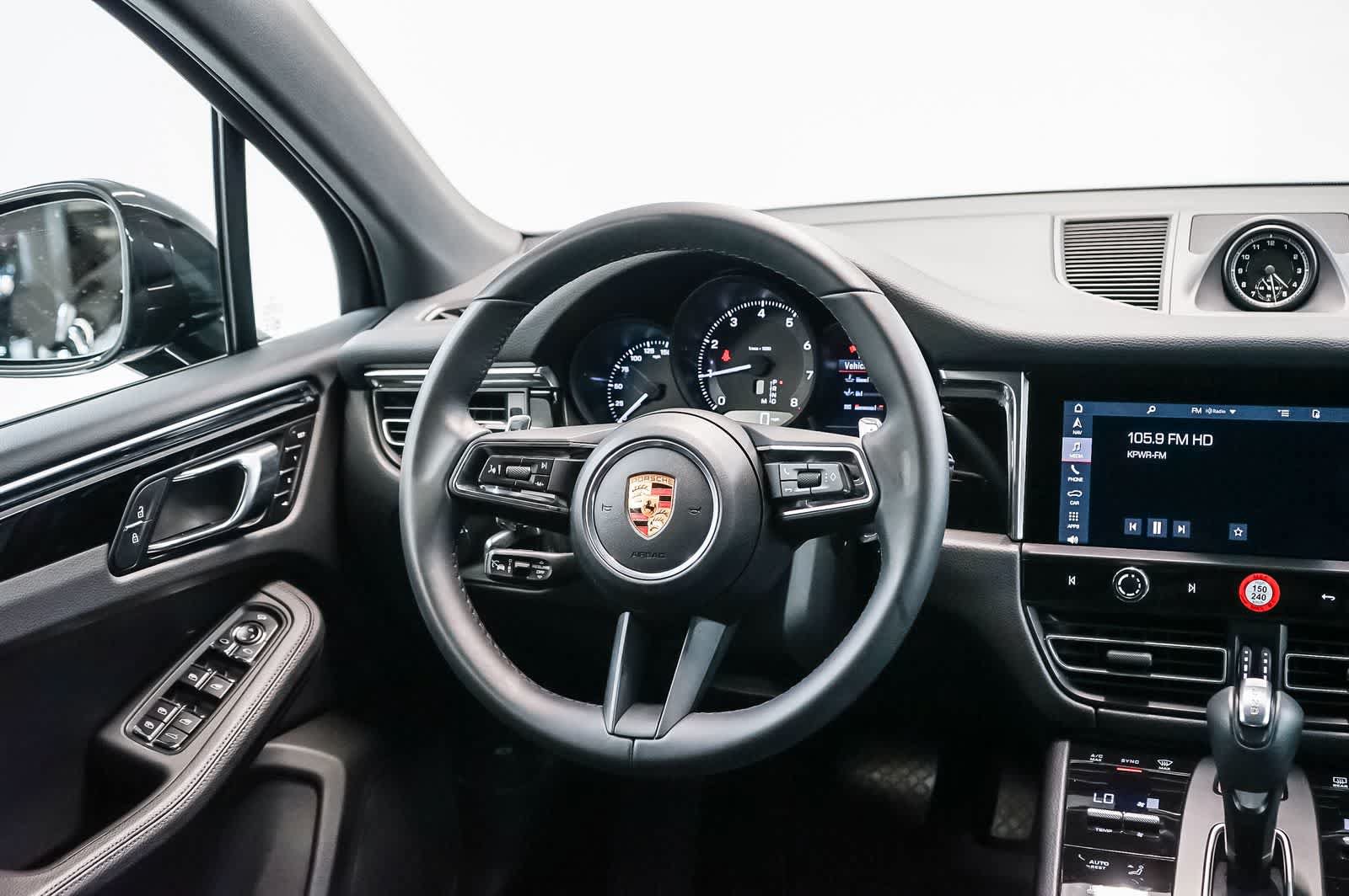 Certified 2026 Porsche Macan AWD/4WD image 21