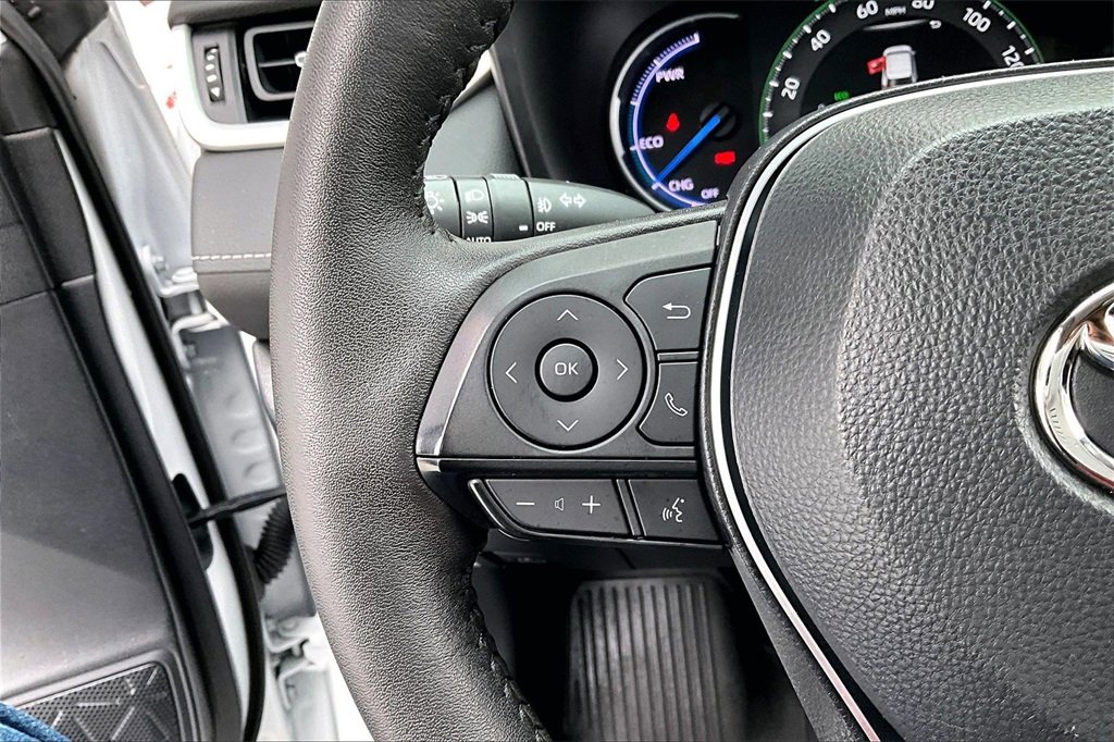 Used 2023 Toyota RAV4 XLE Premium image 11