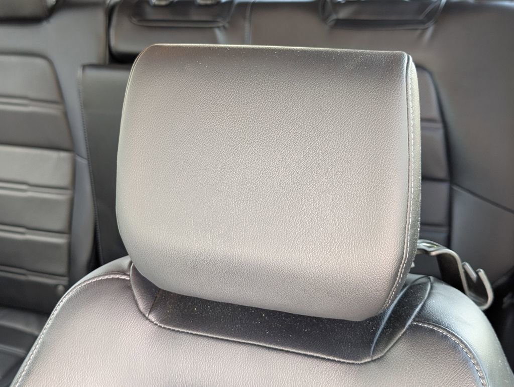 Used 2018 Honda CR-V Touring image 16