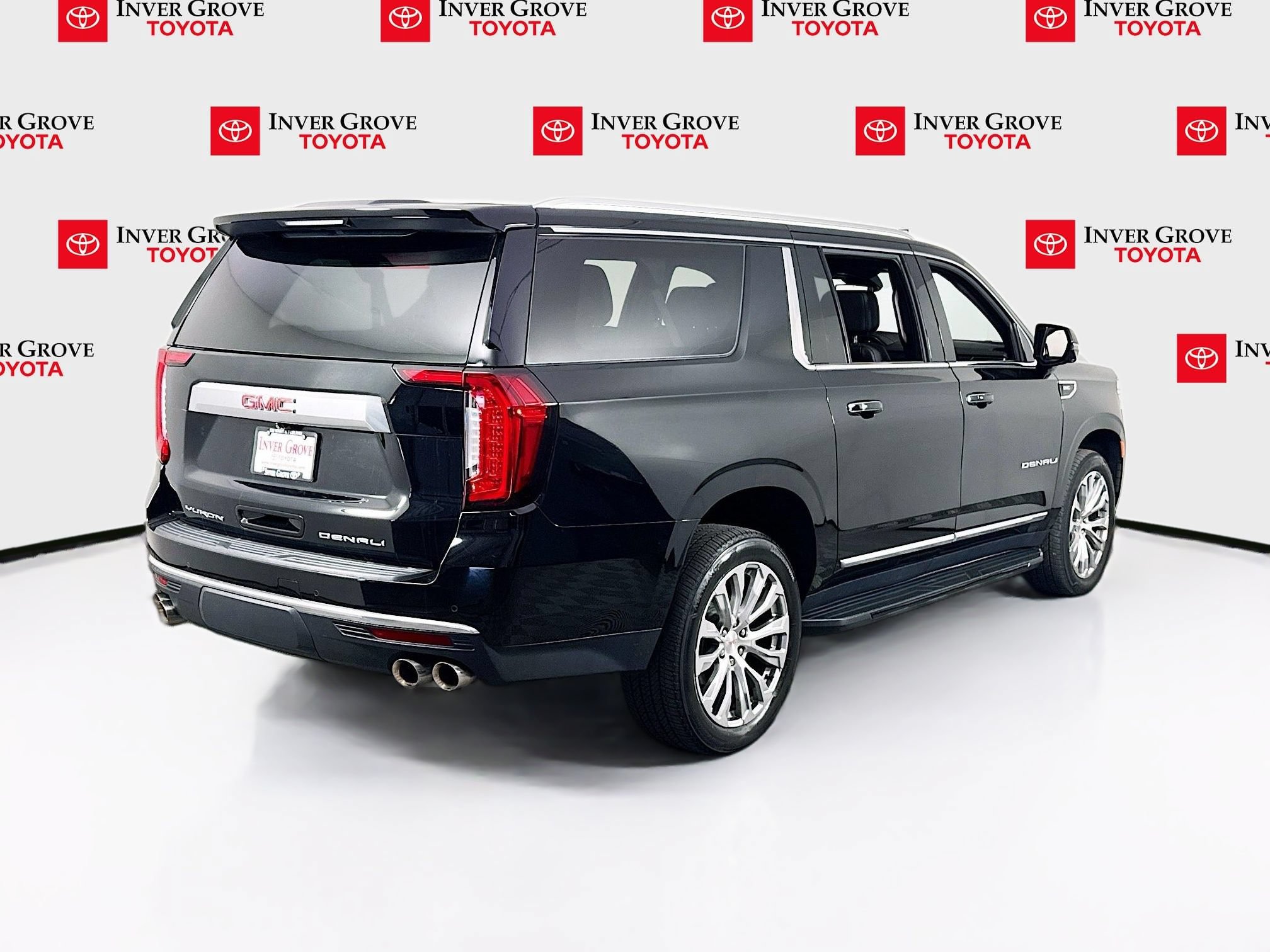 Used 2023 GMC Yukon XL Denali w/ Max Trailering Package AWD/4WD image 5