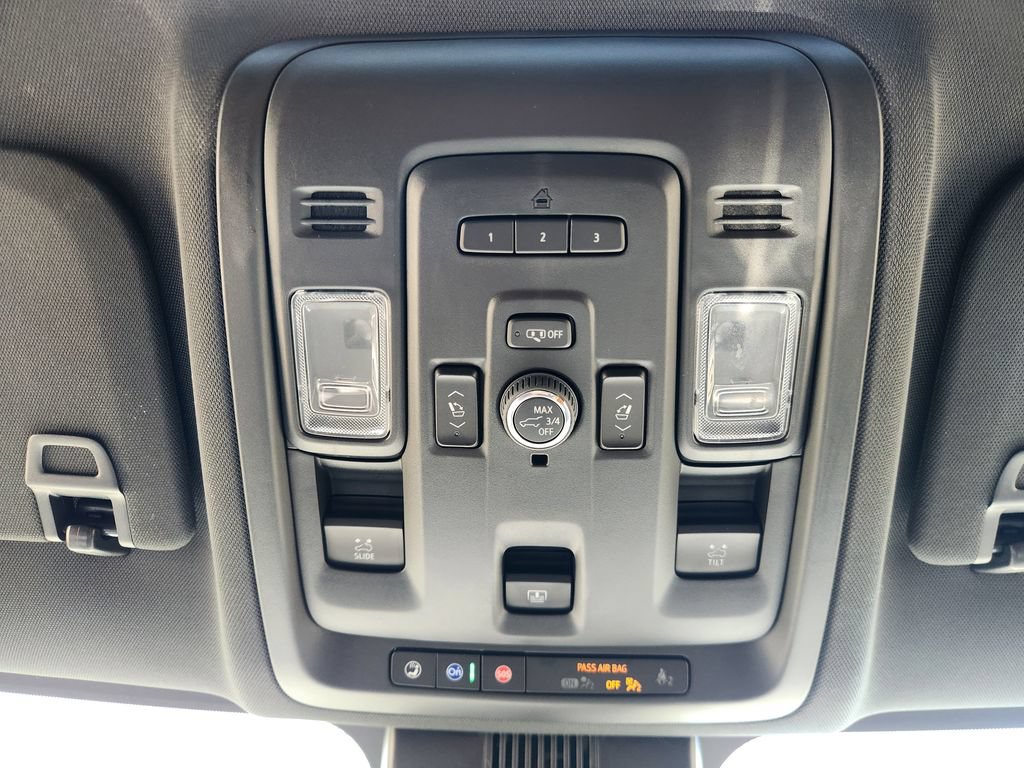 Used 2024 Chevrolet Tahoe RST w/ Luxury Package AWD/4WD image 31