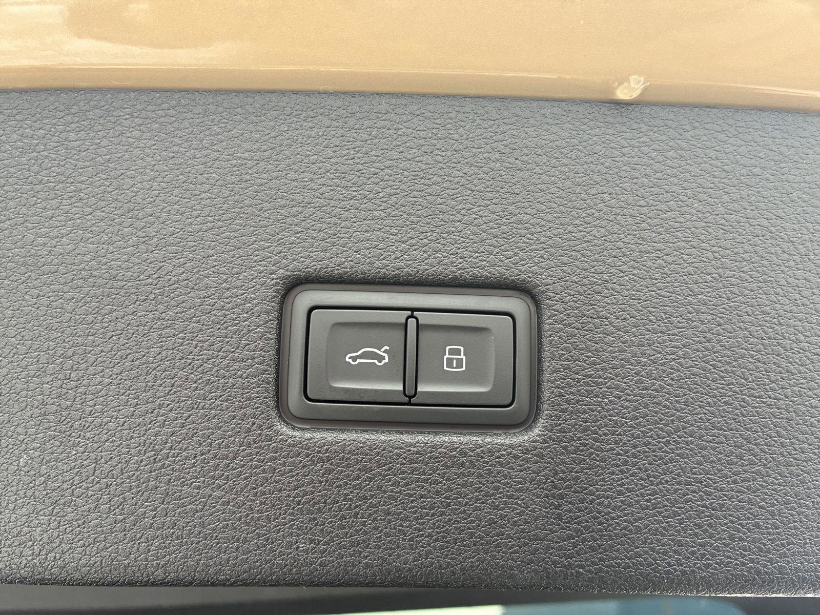 Used 2024 Audi SQ8 Premium Plus w/ 23" Wheel Package image 39