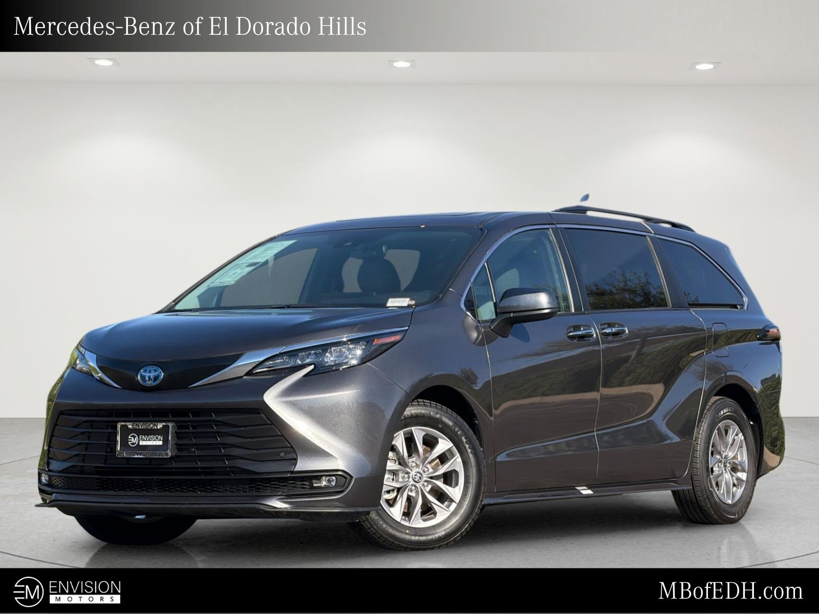Used 2025 Toyota Sienna XLE