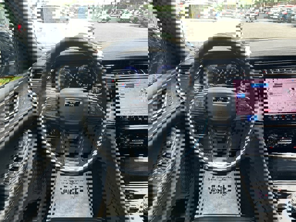 Used 2024 Jeep Grand Cherokee Limited w/ Black Appearance Package image 17