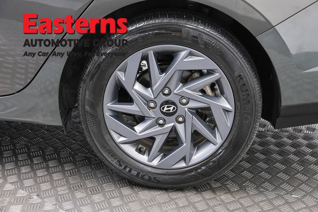 Used 2024 Hyundai Elantra SEL FWD image 32