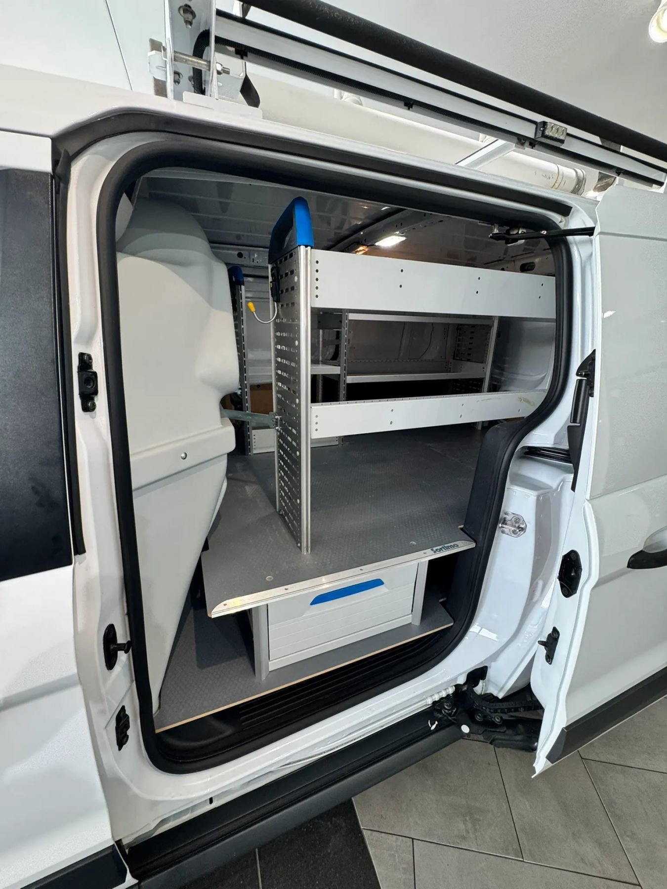 Used 2014 Ford Transit Connect XL FWD image 27