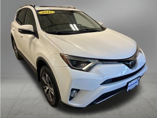 Used 2017 Toyota RAV4 XLE AWD/4WD image 8