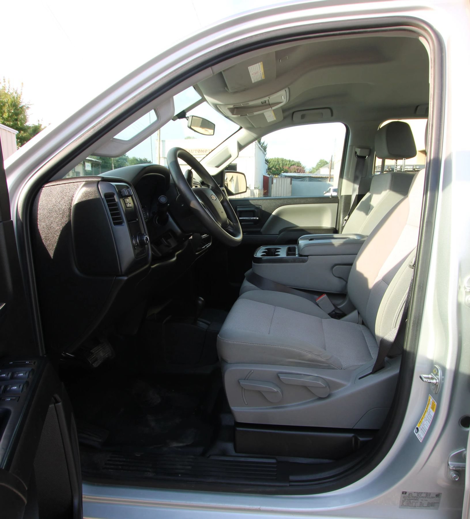 Used 2017 Chevrolet Silverado 2500 W/T AWD/4WD image 9