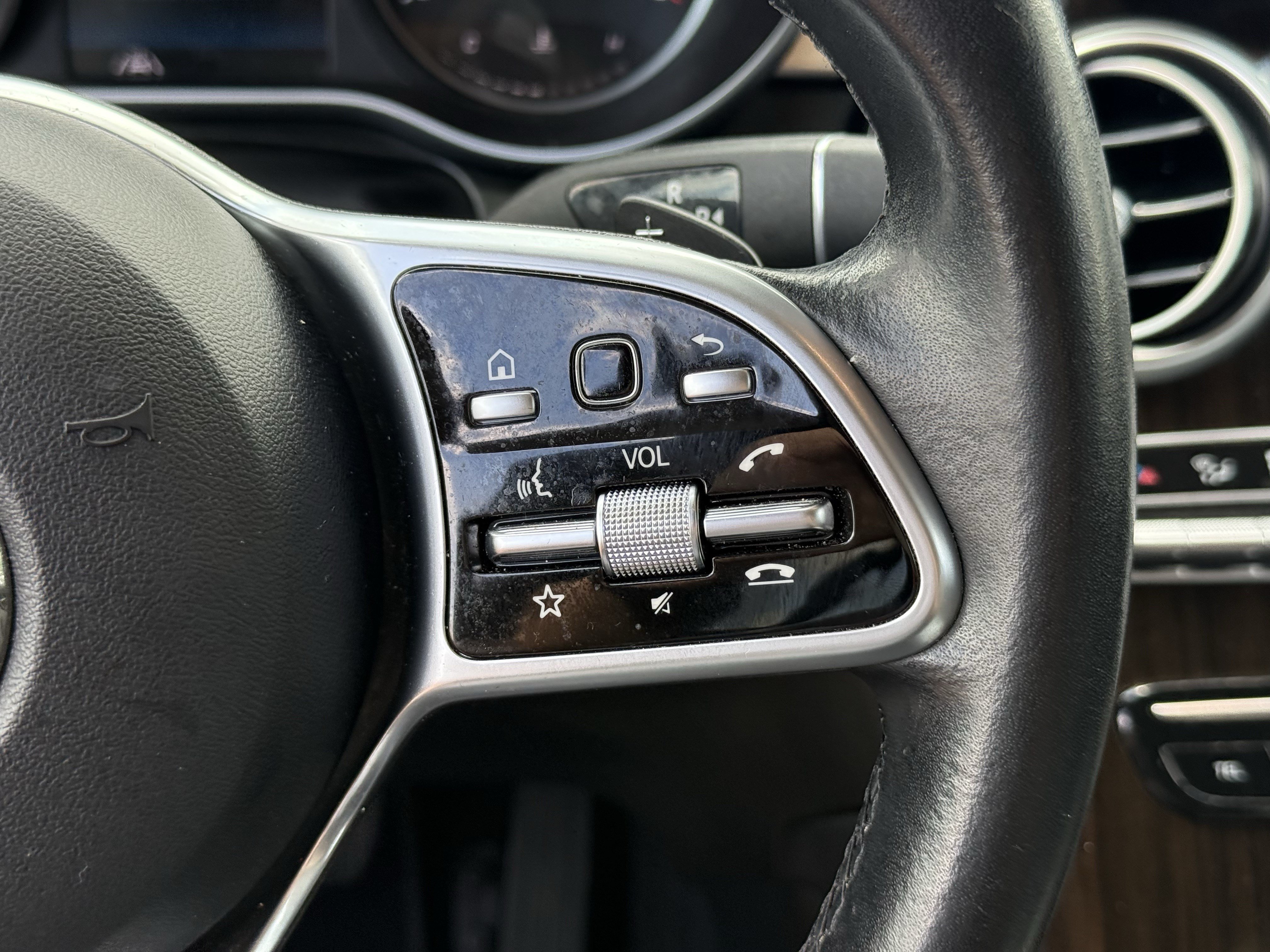 Used 2021 Mercedes-Benz GLC 300 4MATIC image 16