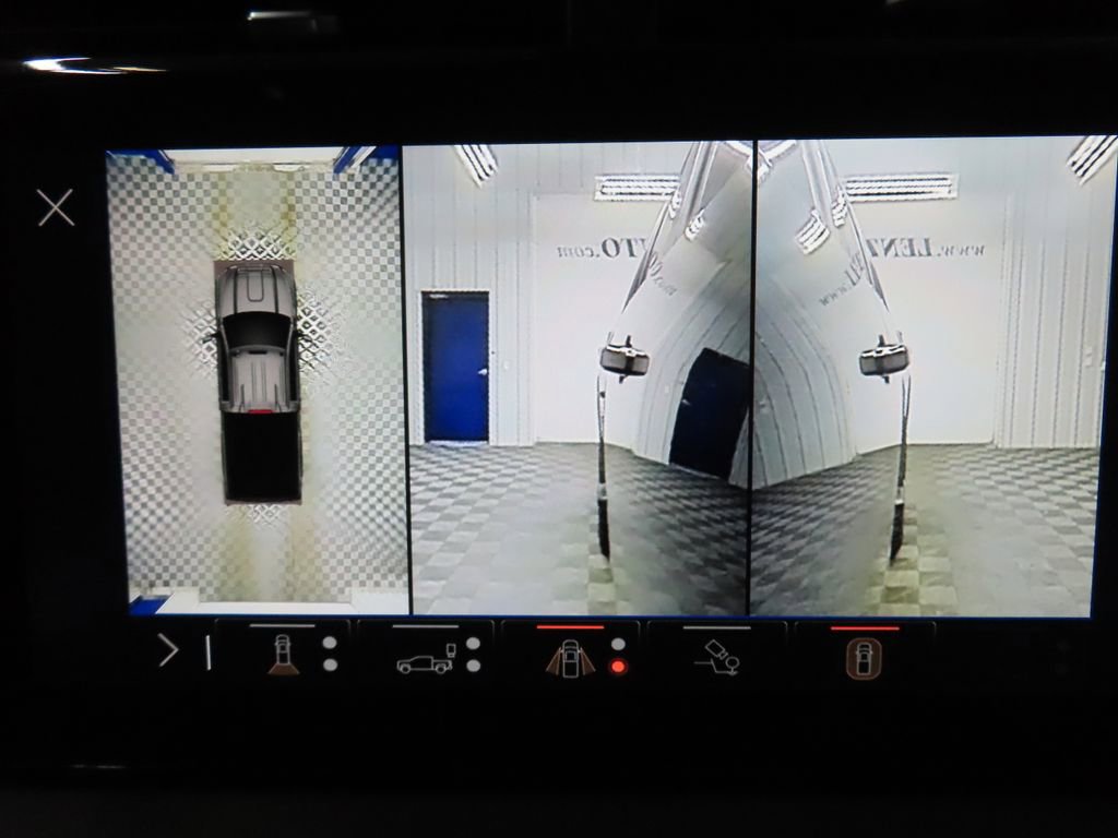 Used 2025 GMC Sierra 2500 AT4 image 18