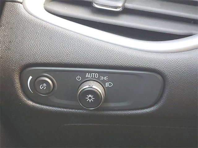 Used 2023 Chevrolet Malibu LT image 18