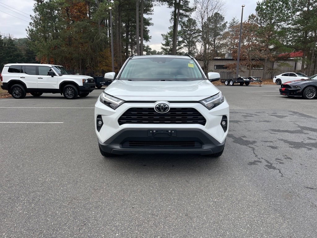 Used 2023 Toyota RAV4 XLE Premium image 4