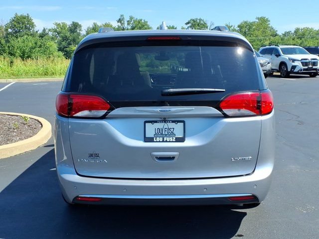Used 2019 Chrysler Pacifica Limited FWD image 70