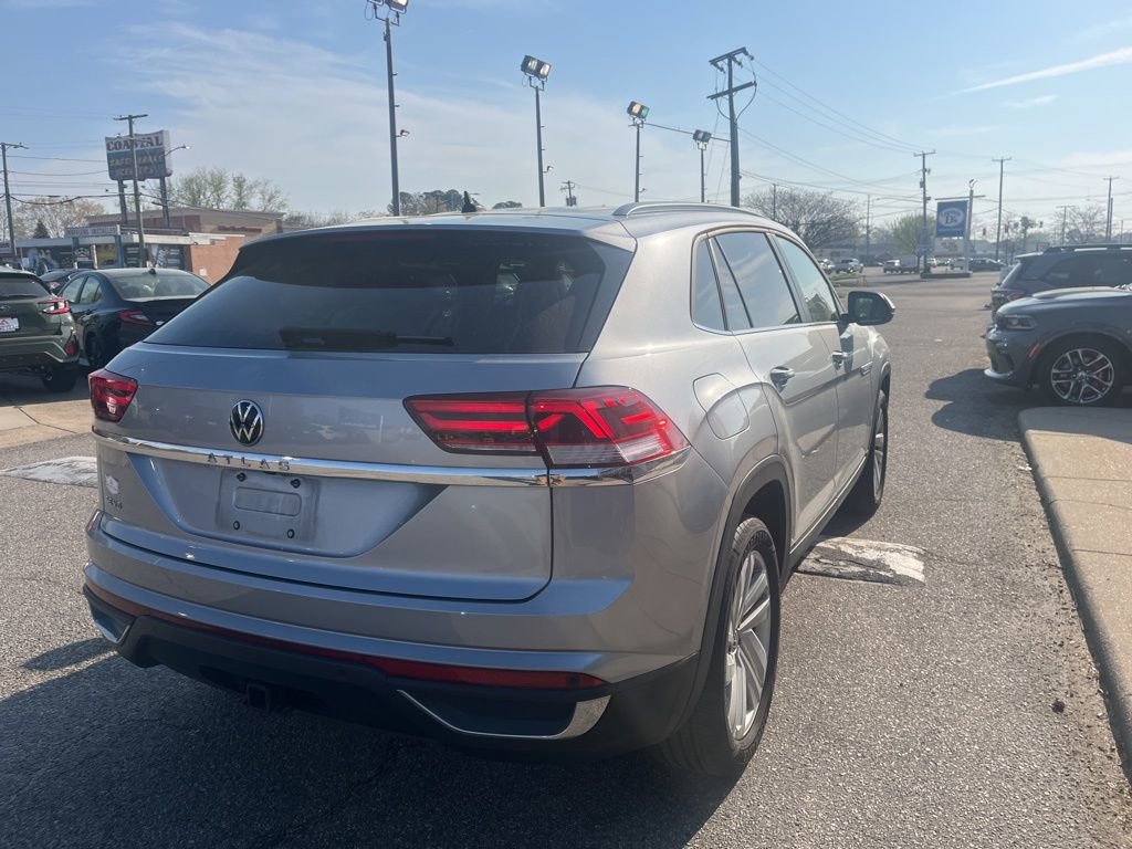 Used 2022 Volkswagen Atlas Cross Sport SE image 4