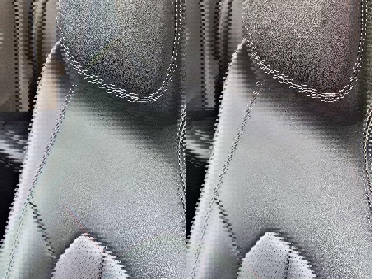 Used 2023 Chrysler Pacifica Touring-L FWD image 14