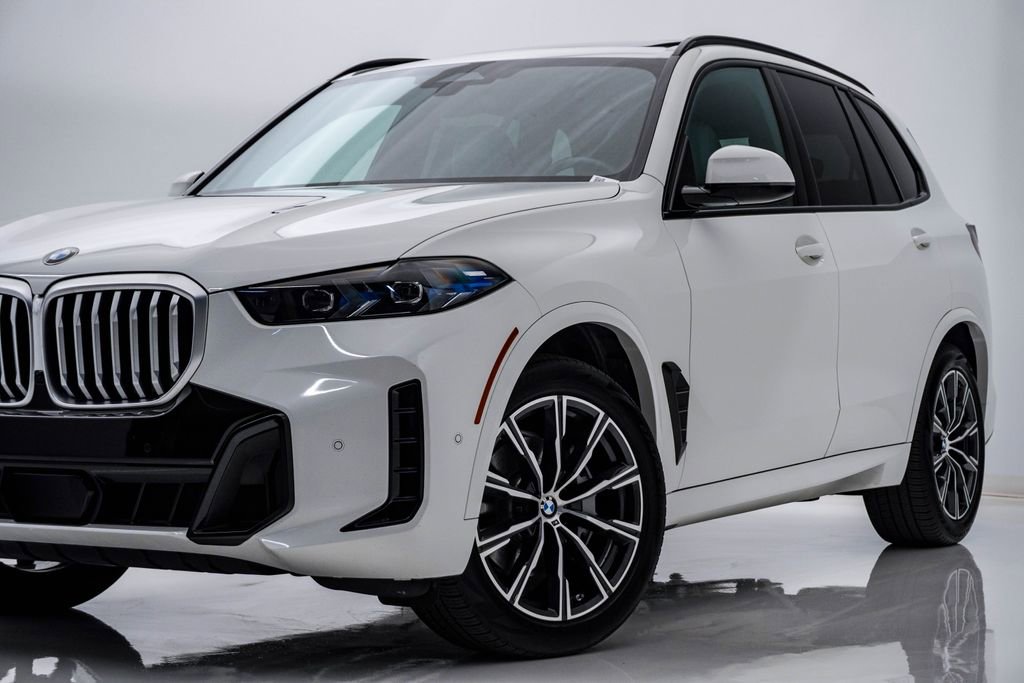 Used 2024 BMW X5 xDrive40i w/ M Sport Package image 2